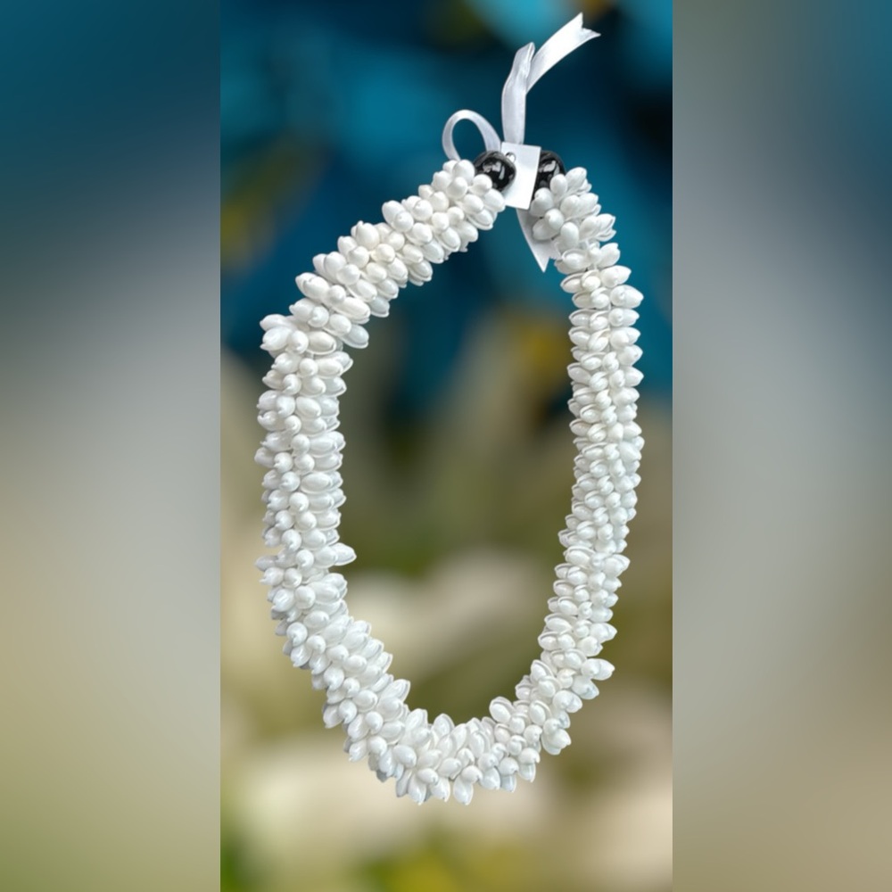 White seashell lei by 808 beads
